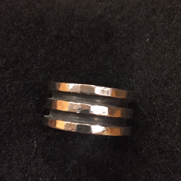 Beautiful heavy sterling ring. Size ~7. - Picture 3 of 4